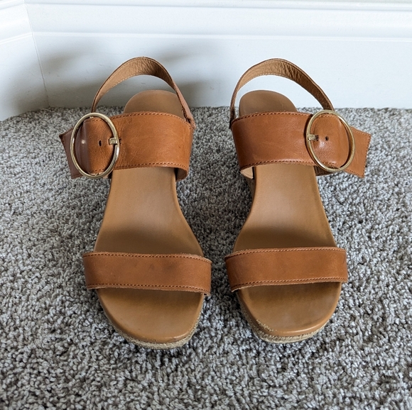 UGG Navee Wedge Tan Sandal sz 8 - Picture 2 of 7